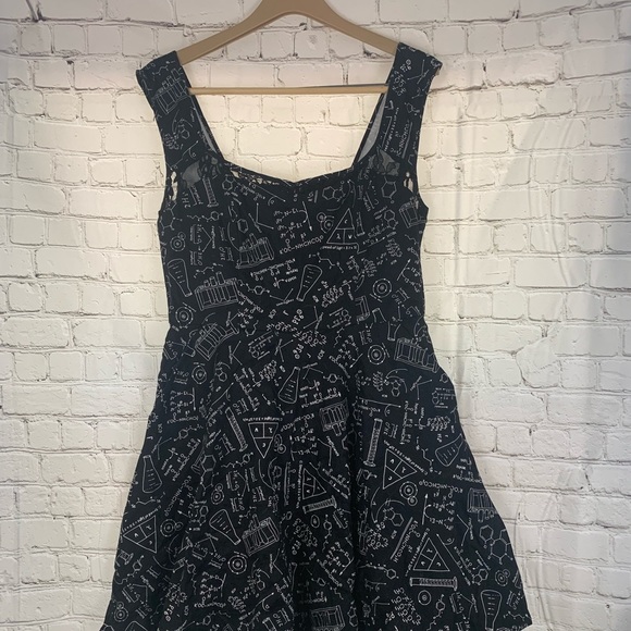 Hot Topic Dresses & Skirts - Hot Topic black lace chemistry dress